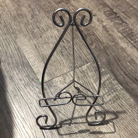 Silver Toned Decretive Display Tripod - Picture 1 of 4